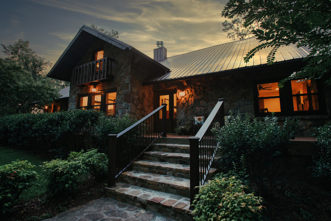 Bee on the Brow Bed and Breakfast in Mentone, Alabama